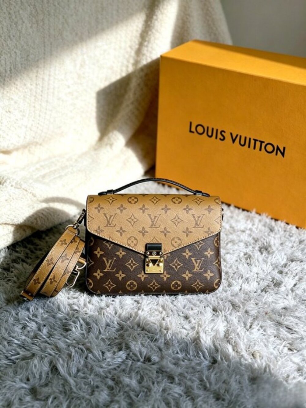 Louis Vuitton Metis Monogram Bag